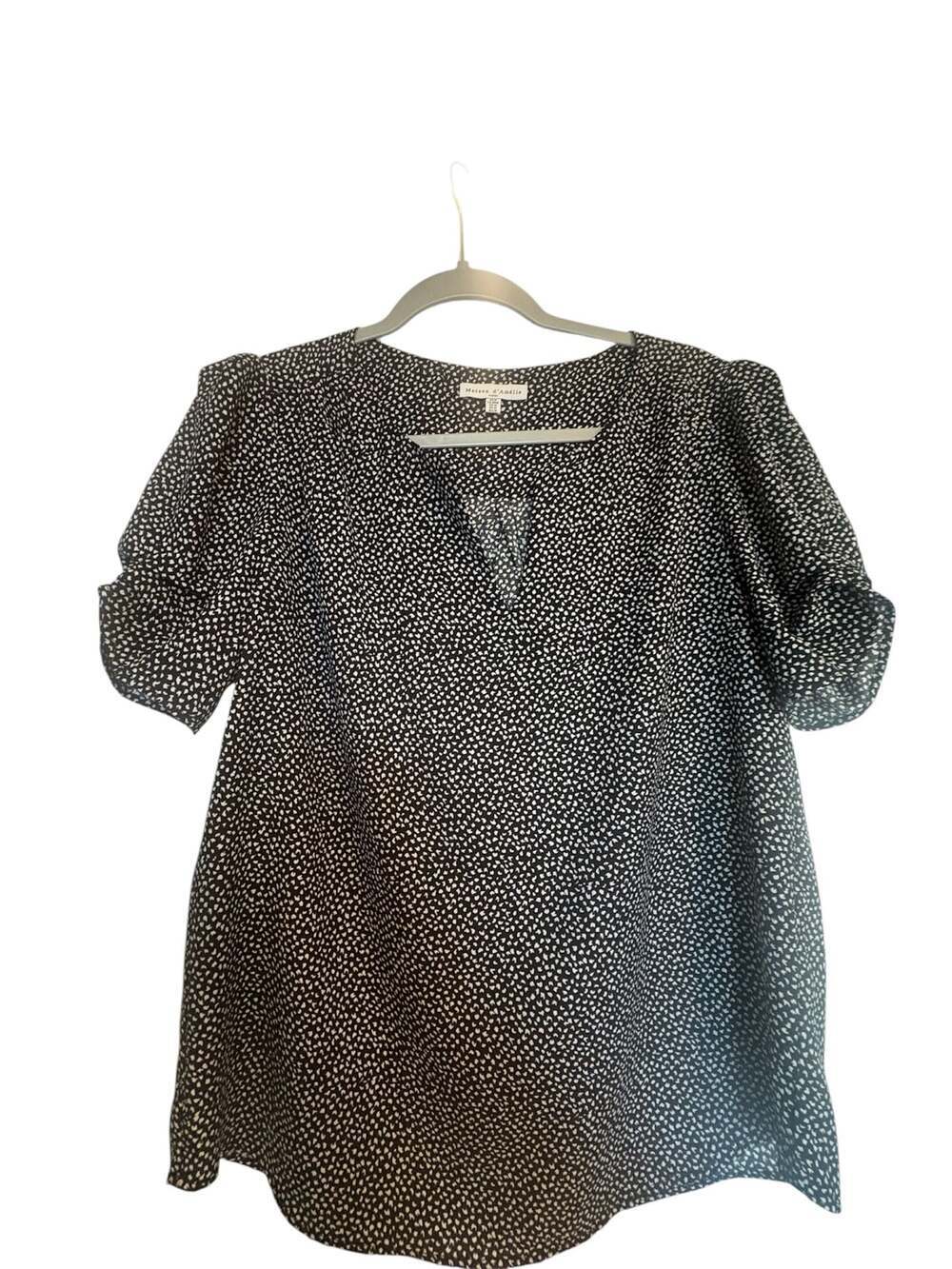 Womens Maison D’Amelie v neck black and white spotted blouse short puff sleeves